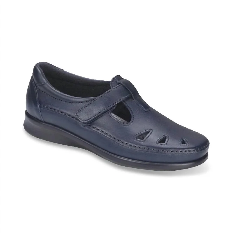 Women's Roamer Slip On Loafer - Narrow In Navy