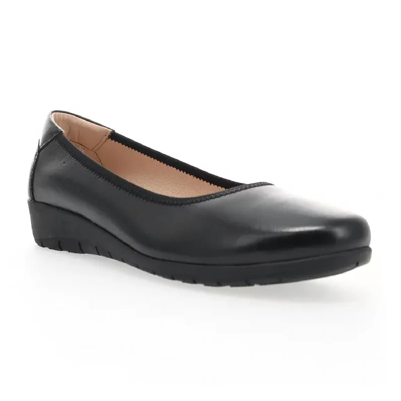 Women's Yara Flats - Medium Width In Black