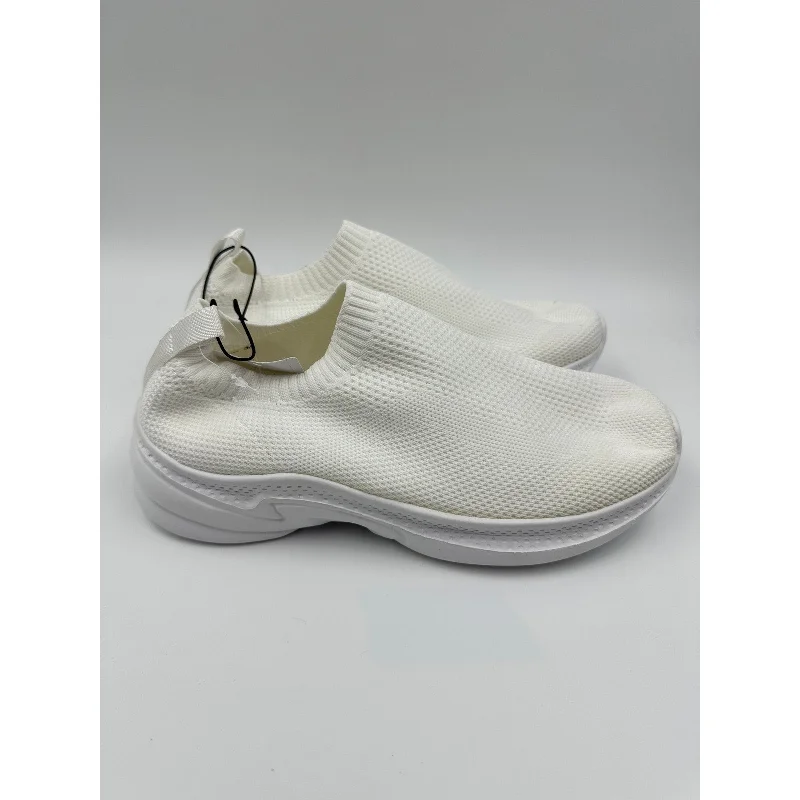 Women's sIze 8, All White Slip-on Casual Sneaker for Walking the Dog or Errands